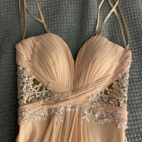 Blush gown - Picture 2 of 8